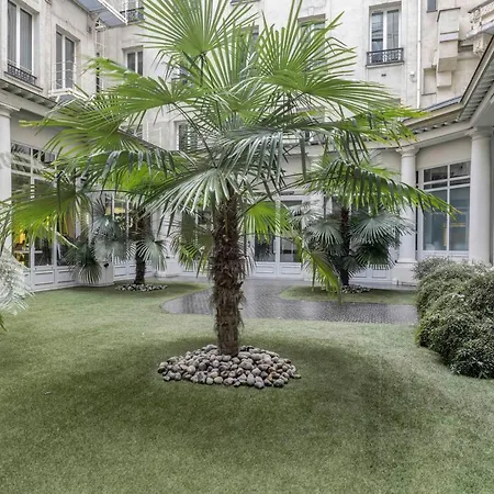 Bail Mobilite Appartement, Place Vendome, Opera